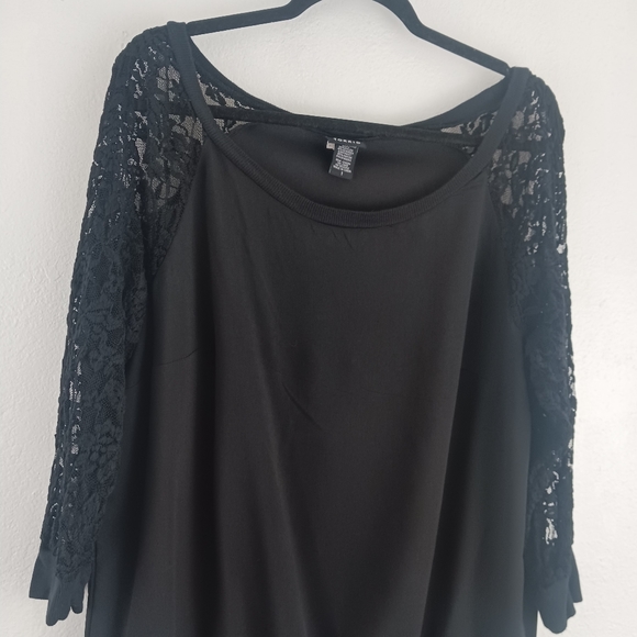 Torrid Super Soft Lace Inset Sleeve Dolman black  Top size 1X - Picture 6 of 7